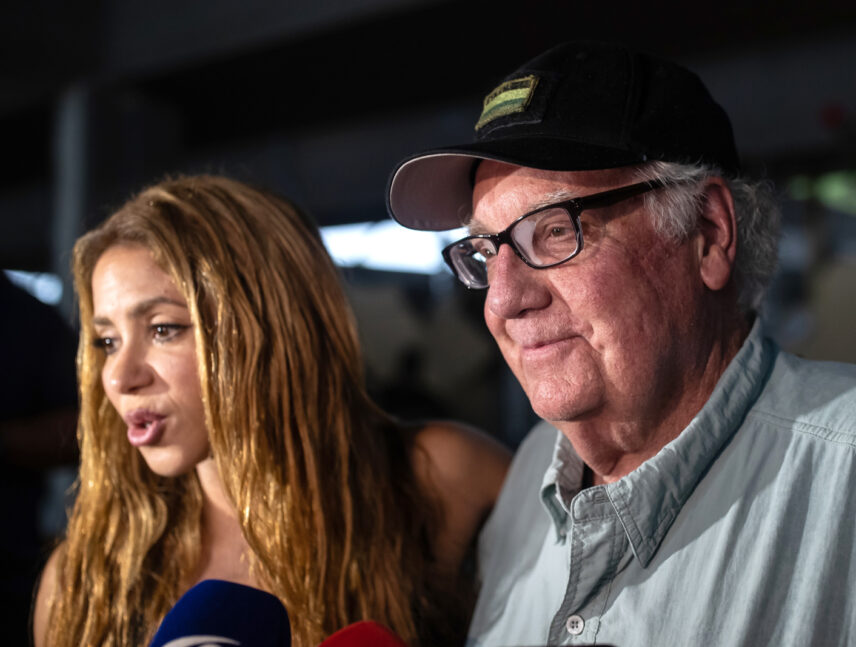 Shakira reconstruirá universidad y diez colegios afectados por el terremoto