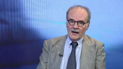 Podrían designar a Ochoa Antich como embajador ante Suiza