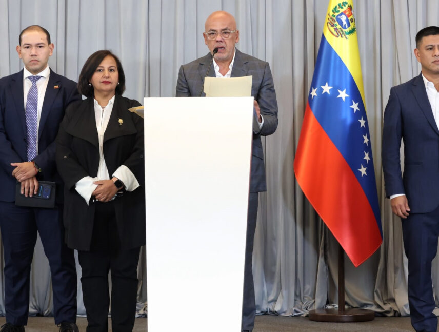 Gobierno y AN 2015 pactan reforma judicial y uso de activos