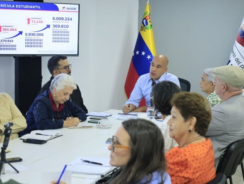 Ministro Rodríguez presentó balance del año escolar 2025-2026