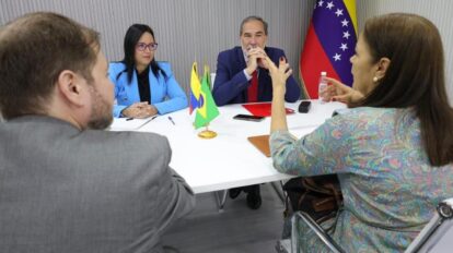 Venezuela y Brasil revisan agenda común de cooperación