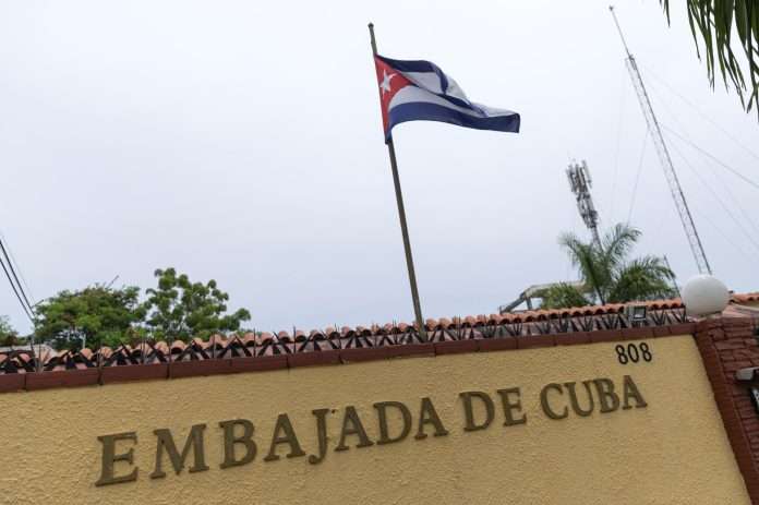 Cuba rechaza expulsión de sus diplomáticos de República Dominicana