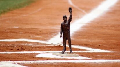 Premio Luis Aparicio reposará en Salón de la Fama en Cooperstown
