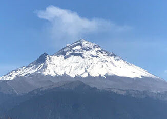Volcán Popocatépetl se cubre de nieve en agosto