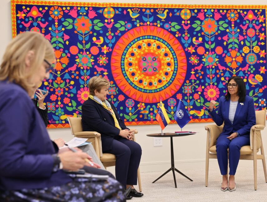 Delcy Rodríguez lidera encuentro con la directora general del FMI en NYC