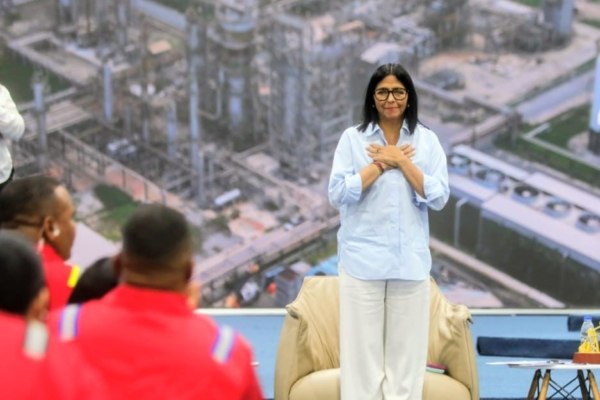 Delcy Rodríguez denuncia sabotaje al SEN en protesta por acuerdos petroleros