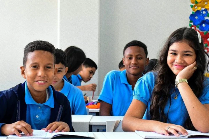 Avanza distribución de materiales para año escolar 2026-2027