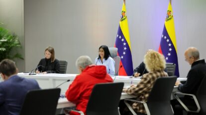 Delcy Rodríguez se reunió con sindicatos y empresarios