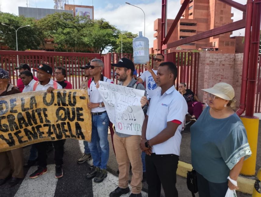 Falta de agua en edificio Angostura