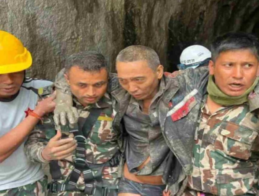 rescates tras riada en Nepal