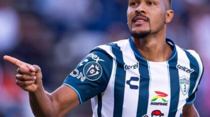 Salomón Rondón pachuca