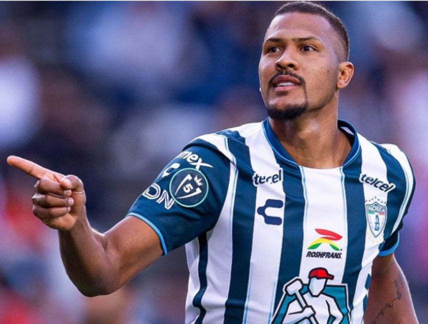 Salomón Rondón pachuca