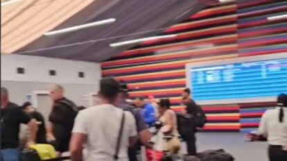 obra Carlos Cruz-Diez en aeropuerto maiquetia