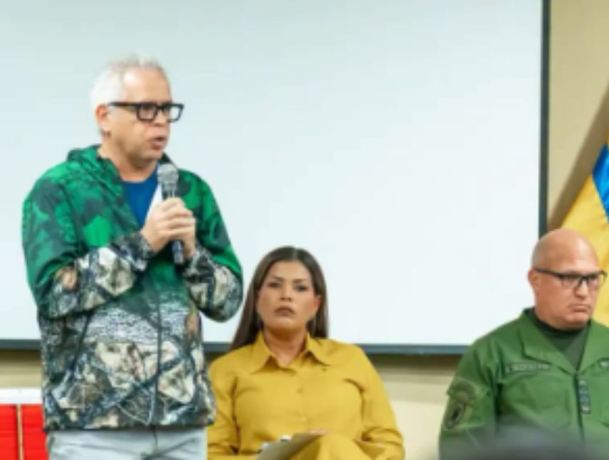 ministro de Ecosocialismo comunidades indígenas Bolívar