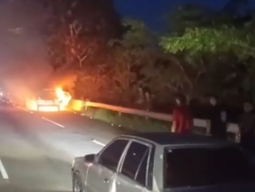 incendio vehiculo Leopoldo Sucre Figarella