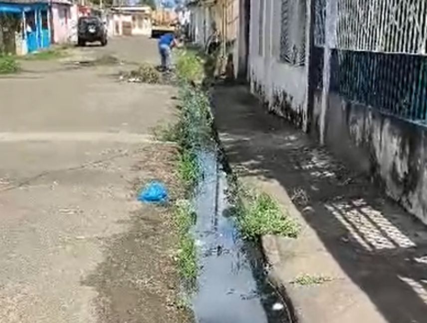 aguas servidas en Nueva Chirica
