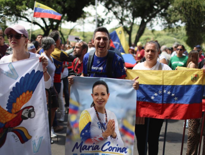 protesta en Plaza Venezuela pide regreso María Corina