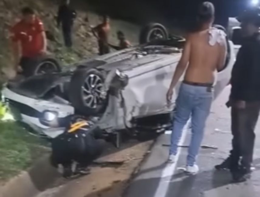 volcamiento en avenida Leopoldo Sucre Figarella