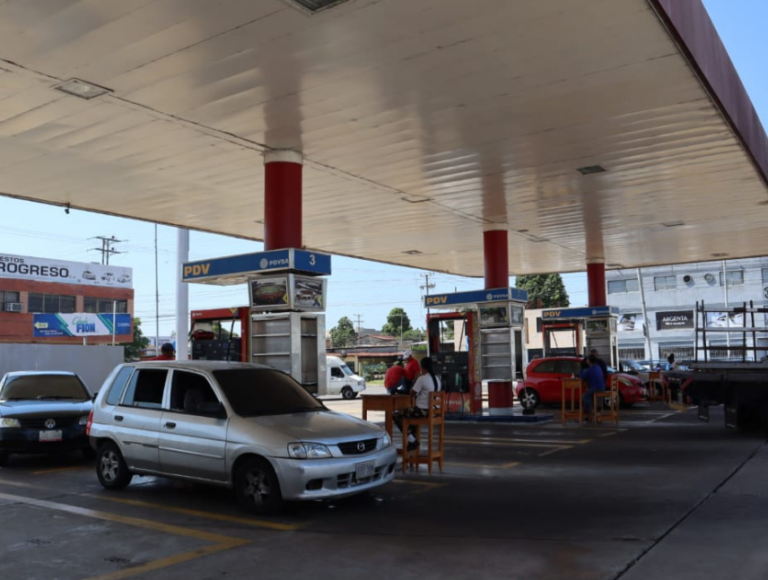 Conductores deben tener ticket y grabar video para surtir en bomba subsidiada