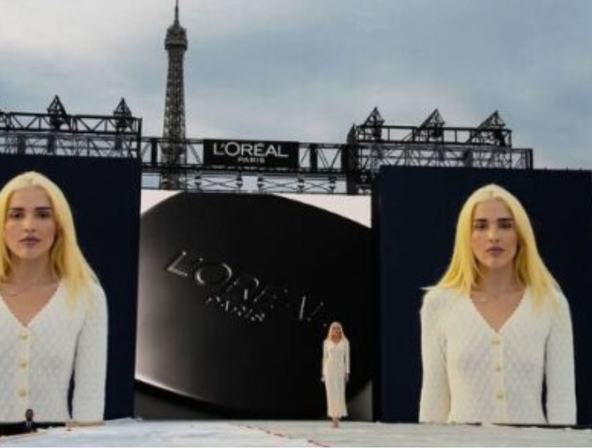 Elena Rose en la Semana de la Moda de París