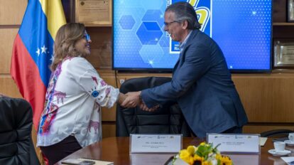 Firman acuerdos para activar Centros de Farmacovigilancia en red pública y privada