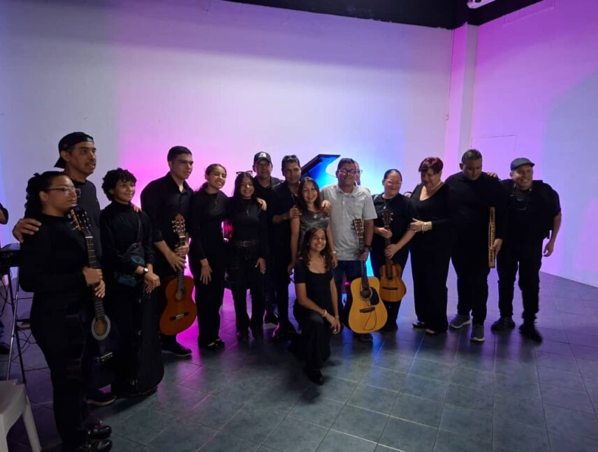 Invitan a noche musical en Los Olivos