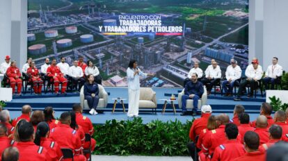 Rodríguez sostiene encuentro con trabajadores de la industria petrolera