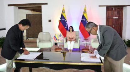 Presidenta (e) suscribe acuerdos con Miyamoto International