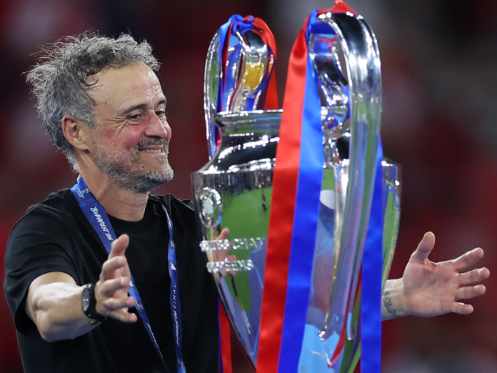 Luis Enrique y cinco jugadores renovaron con el PSG