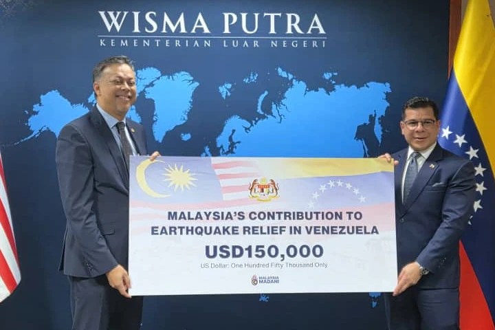 Venezuela recibe donación de Malasia para atender a afectados por sismos