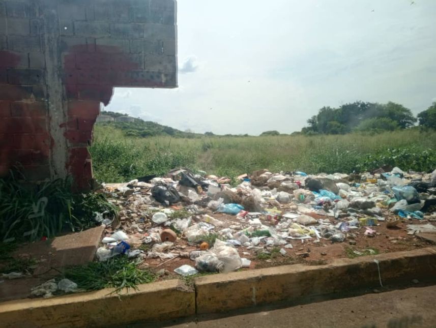 Convierten avenida Norte Sur 7 en botadero de basura