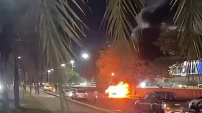 Se incendió un vehículo cerca del CC Orinokia Mall