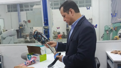 Firman convenio para producir prótesis biónicas a pacientes con discapacidad