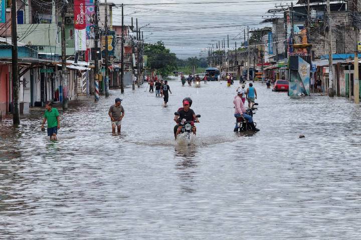 Ecuador prepara plan de contingencia ante amenaza del fenómeno El Niño