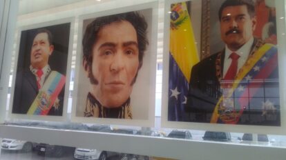 CVG ordena eliminar los retratos de Chávez, Bolívar y Maduro