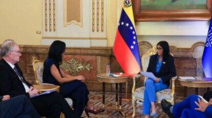 Delcy Rodríguez recibe a la directora regional del Pnud