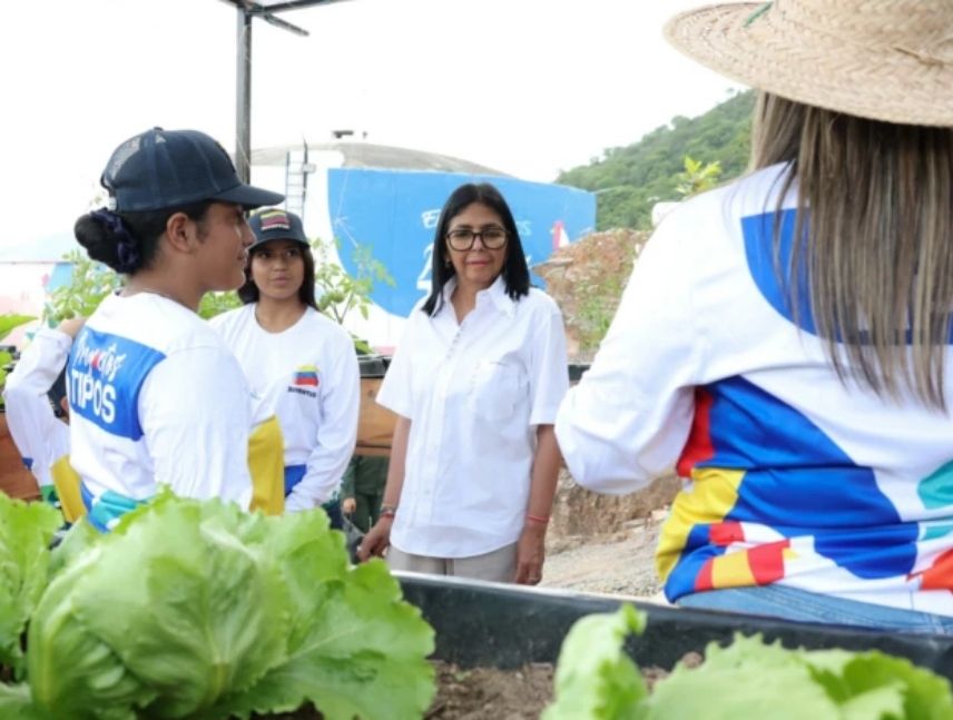 Supervisan unidades de producción porcina y avícola en Caricuao