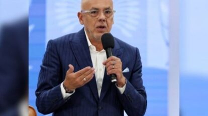 Jorge Rodríguez anuncia 15 nuevos contratos productivos