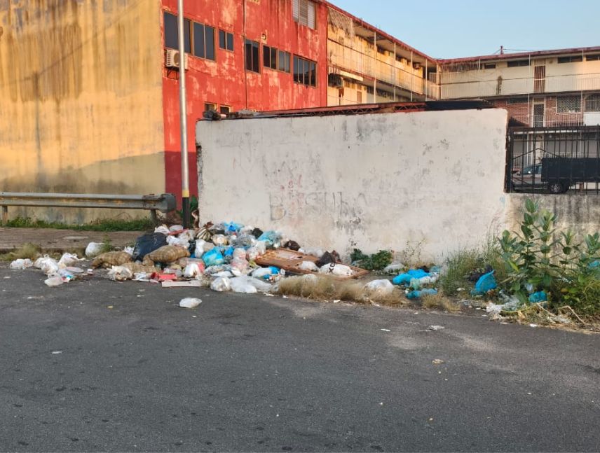 Denuncian recolección incompleta de aseo urbano en Curagua