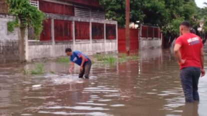 Río Rangel se desborda y afecta a más de 20 viviendas en Ocumare