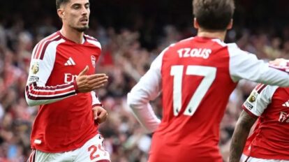 Arsenal remonta y se queda con el Derbi londinense