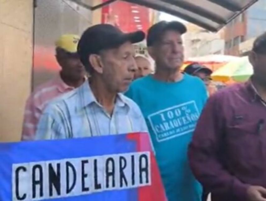 En La Candelaria protestan contra los apagones en Caracas