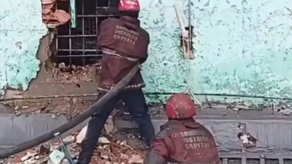 Bomberos sofocan incendio en comercial de El Cementerio