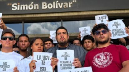 Estudiantes en Maiquetía rechazan bloqueo a María Corina Machado