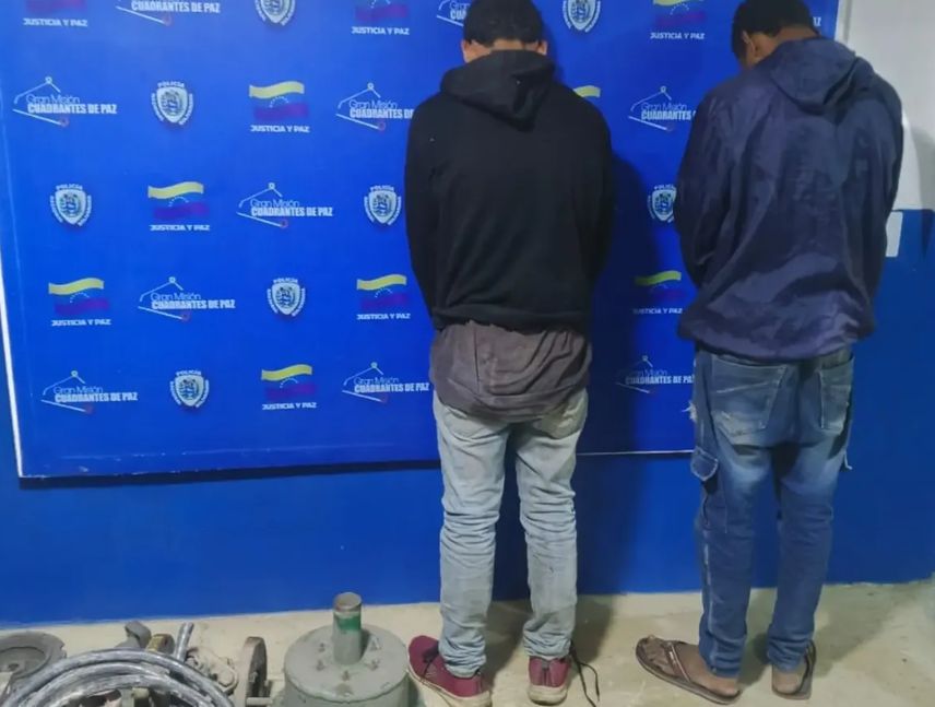 PNB detiene a dos hombres por hurto de material en CVG Refractarios
