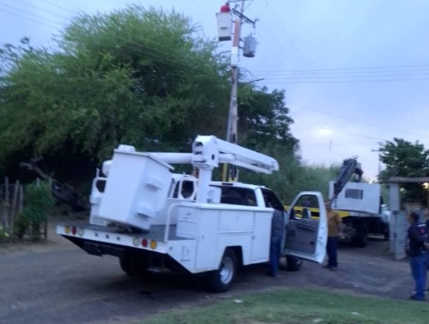 Instalan transformador tras una semana sin luz en Brisas del Sur