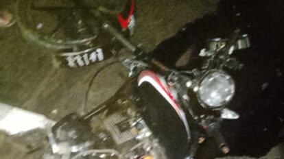 Dos heridos tras choque de moto y camión en Yara Yara