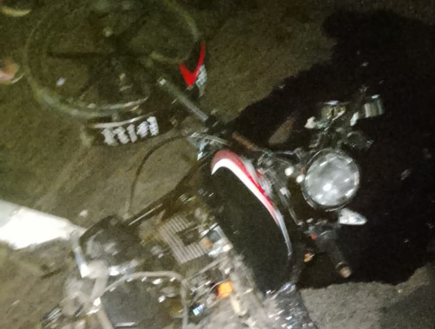 Dos heridos tras choque de moto y camión en Yara Yara