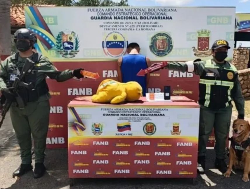 Detienen a sujeto con marihuana en un peluche en Upata