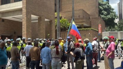 Polichacao impide marcha sindical en Caracas